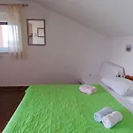 Apartamento 5 *