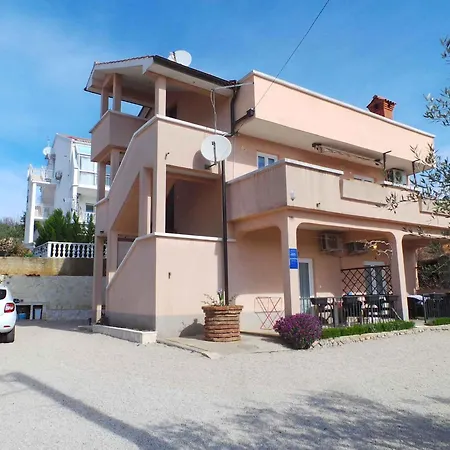 Apartment 5 *
