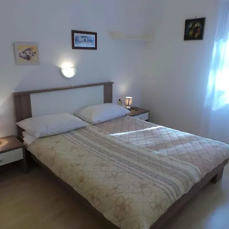 Apartament 5 *