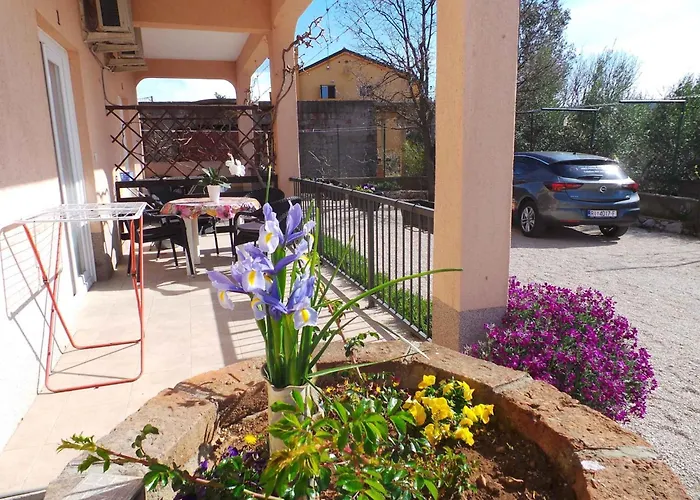 5 Appartement *