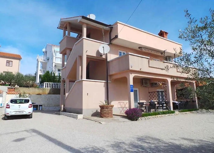 Appartement 5 *