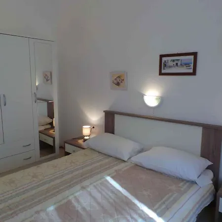 5 Appartement *