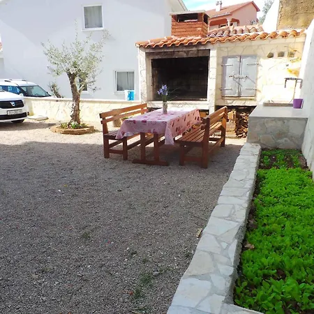 Apartment 5